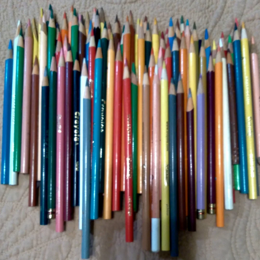 Happiness - 5 Coloring Books - 100+ Colored Pencils - Picture 8 of 11